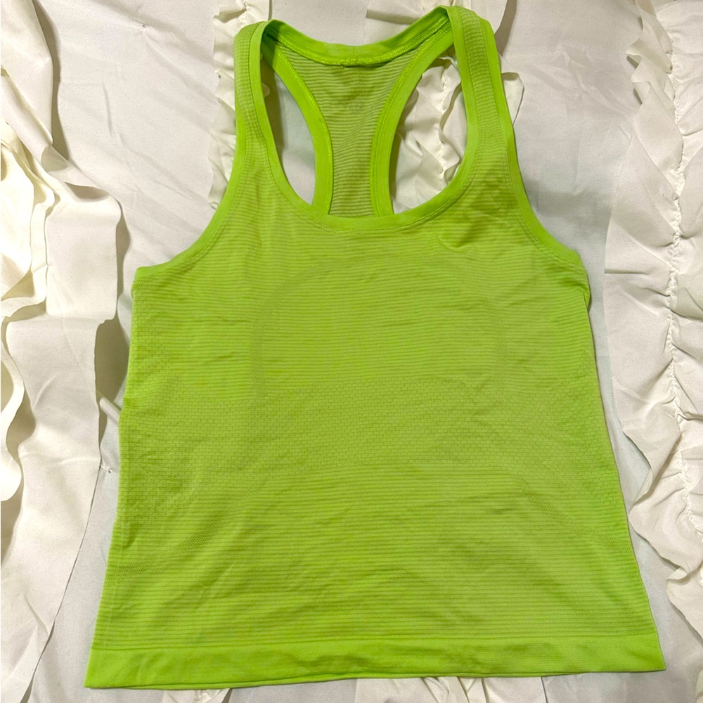 Lululemon Tank top Size 6 Race length